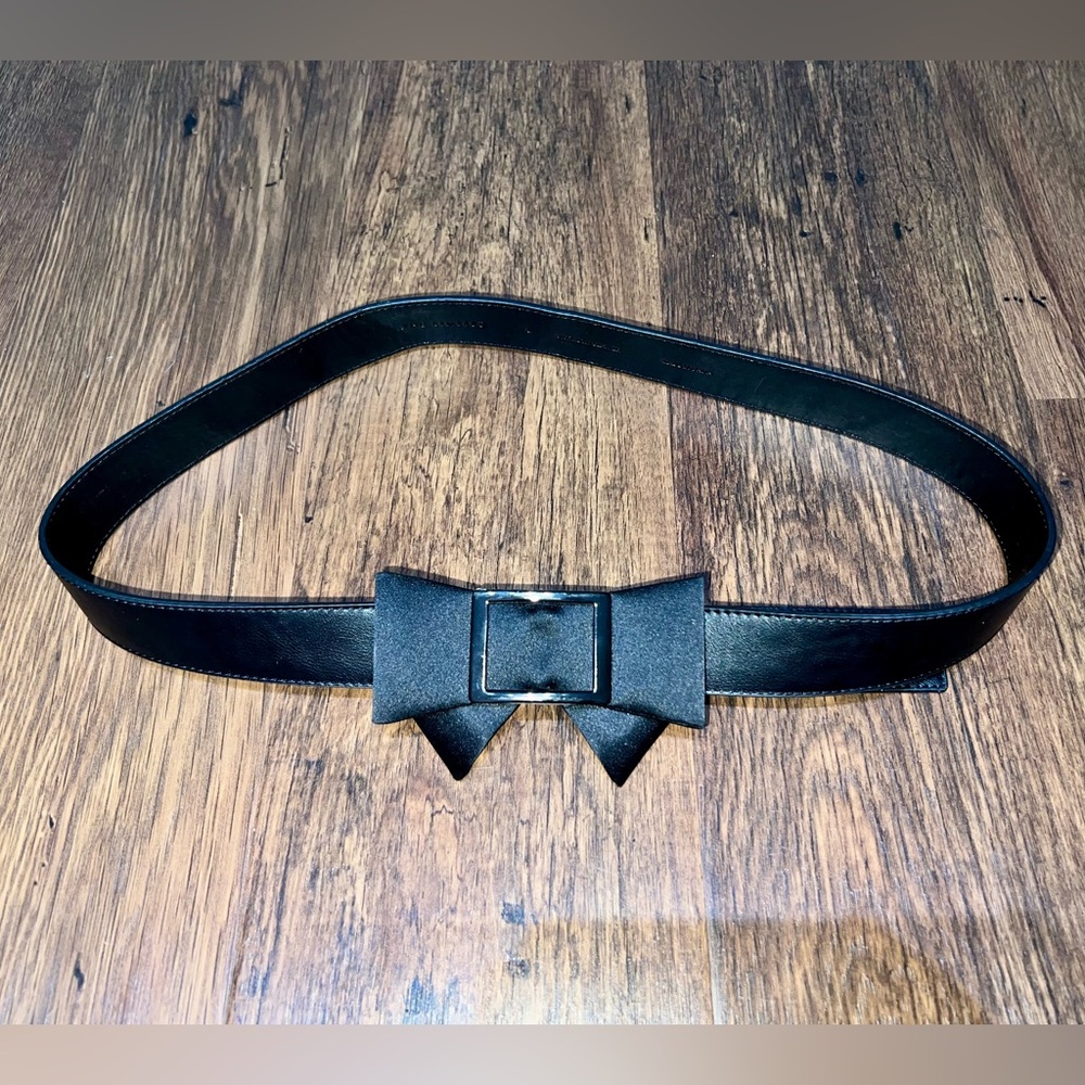 Black leather belt with satin bow